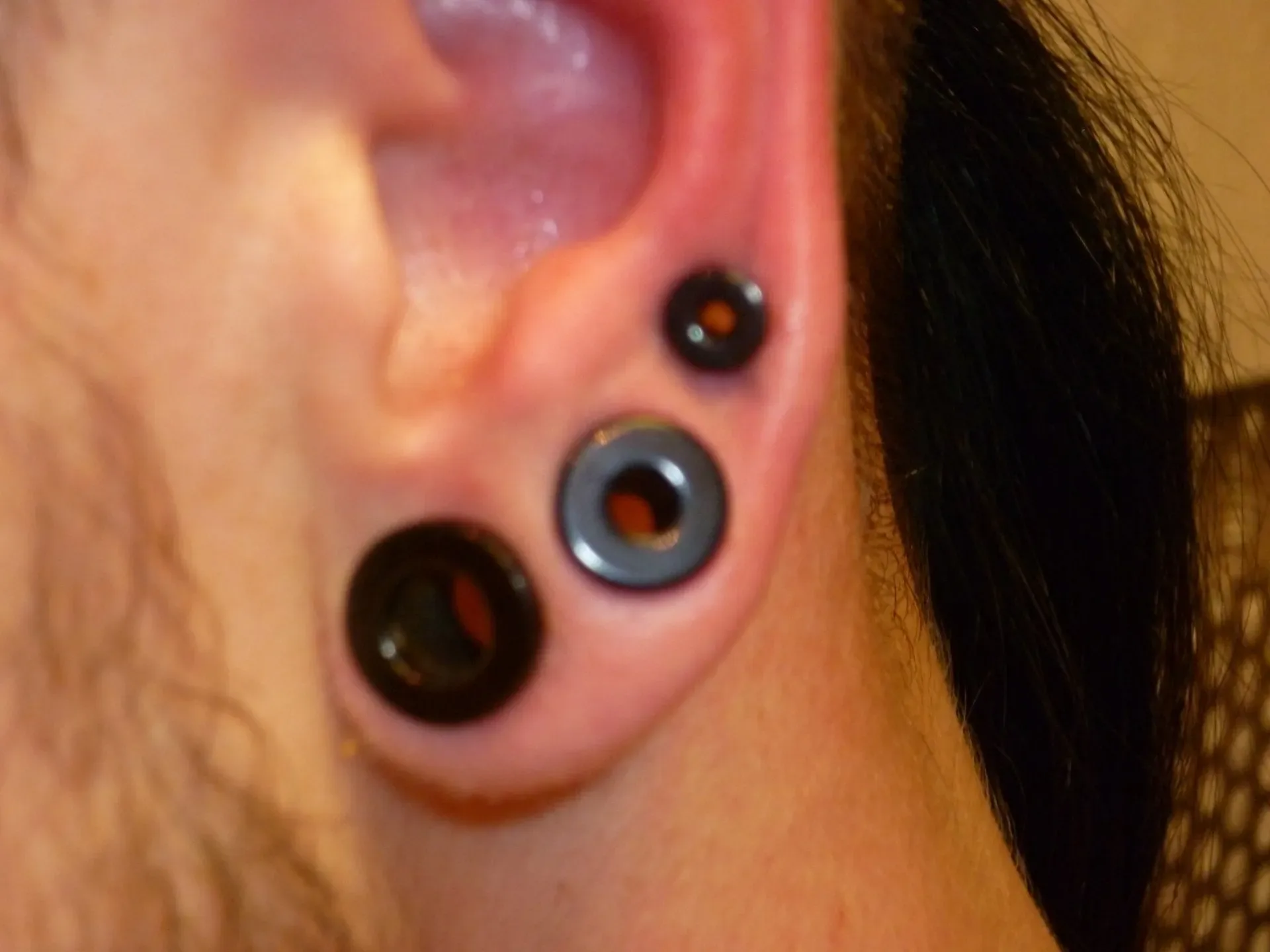 Piercing Ink Cooperation in Worms
