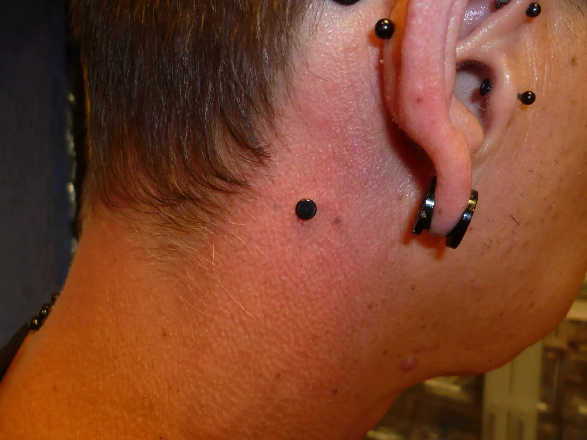 Piercing Ink Cooperation in Worms
